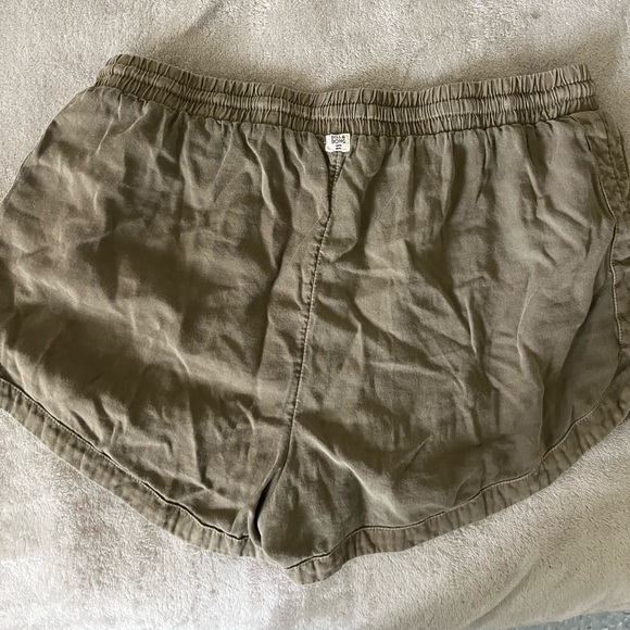 Green Billabong road trppin elastic waist shorts - Picture 5 of 6